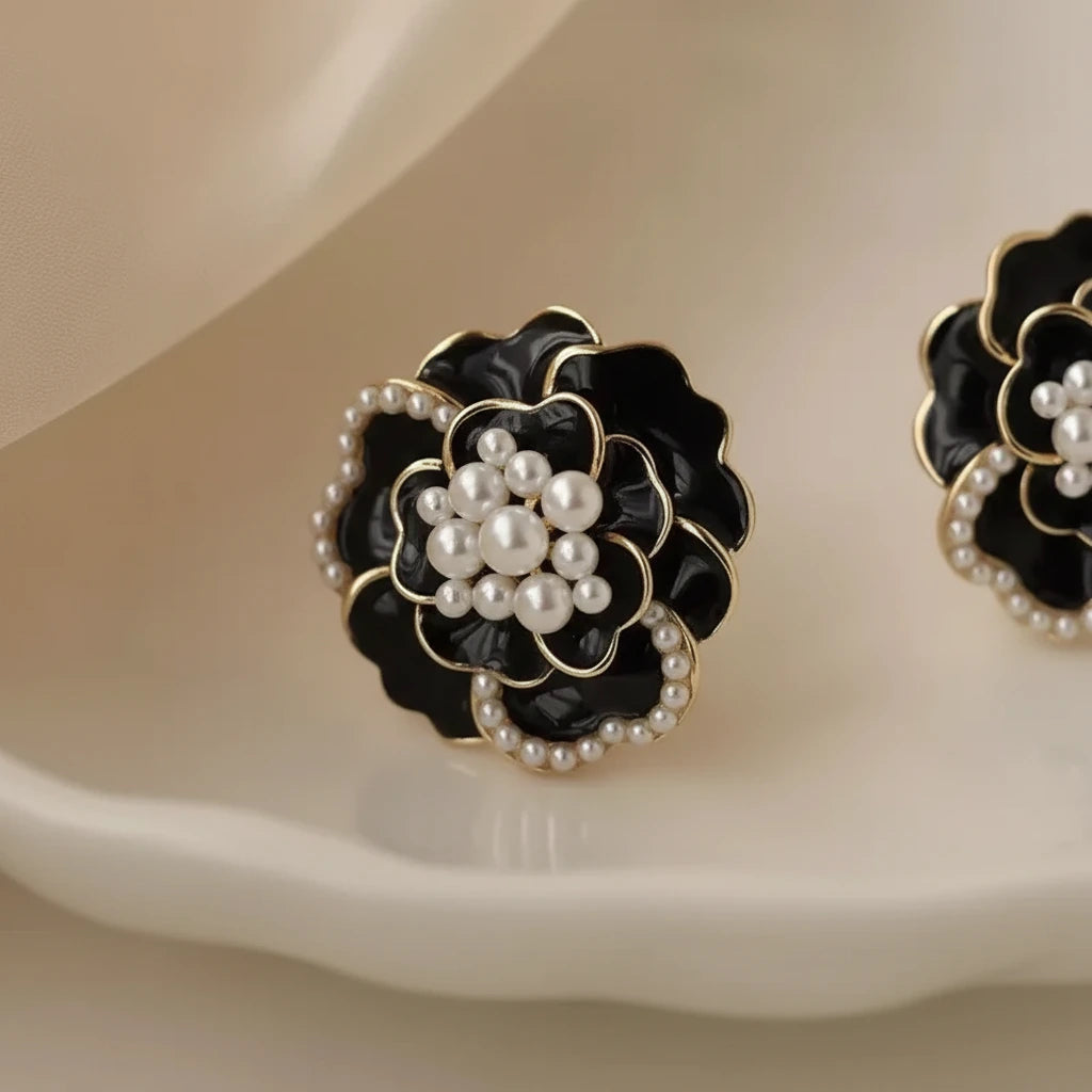 Black Flower Pearl Earrings — Detail Zoom