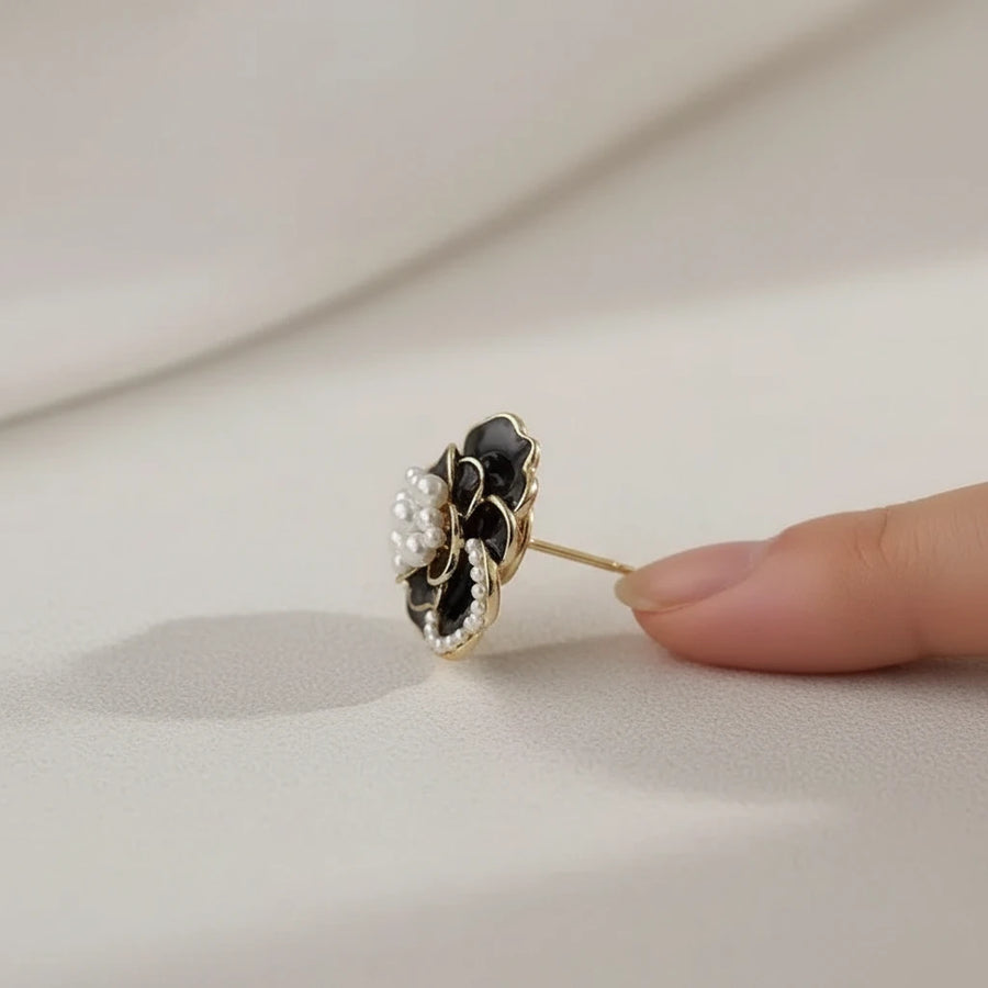 Black Flower Pearl Earrings | GRACEFUL EDGE
