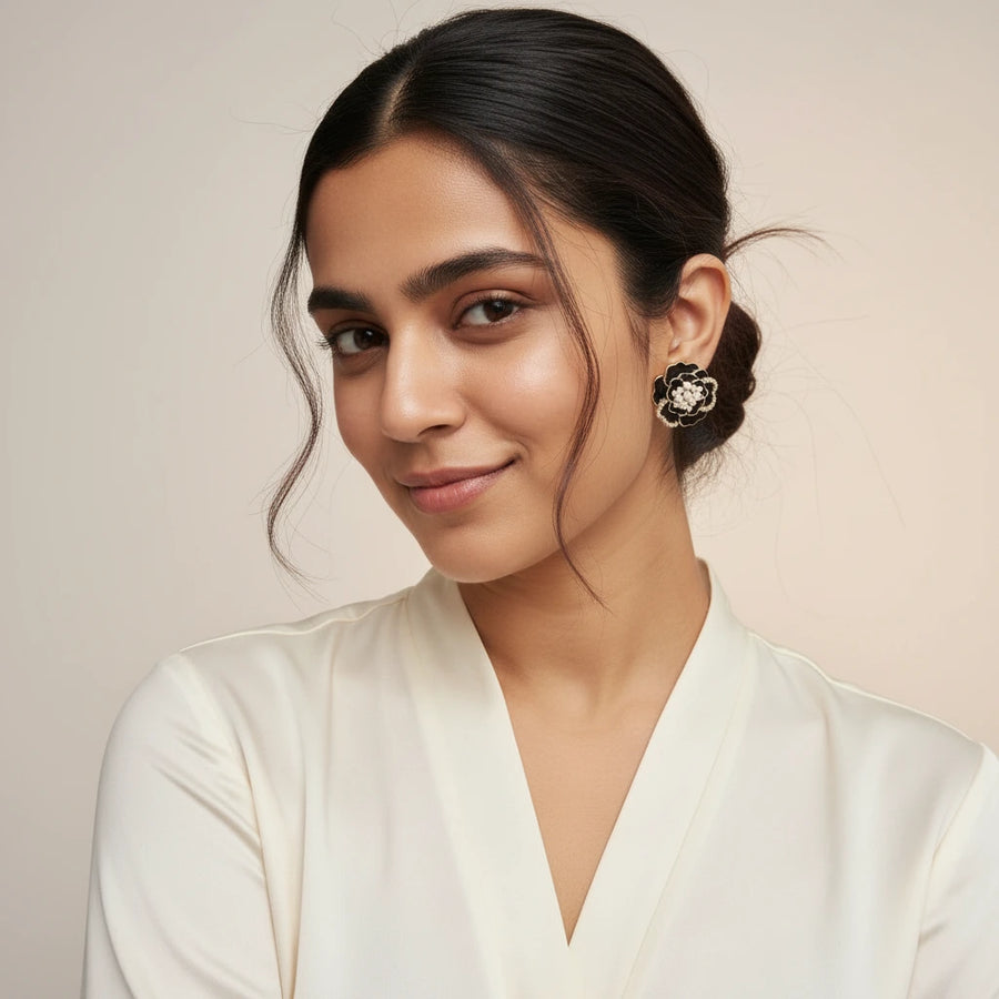 Black Flower Pearl Earrings | GRACEFUL EDGE
