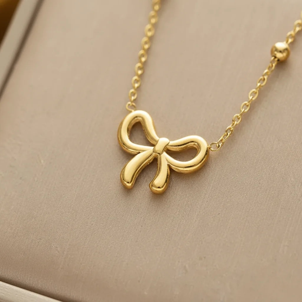 Delicate Bow Jewellery Set — Detail Zoom