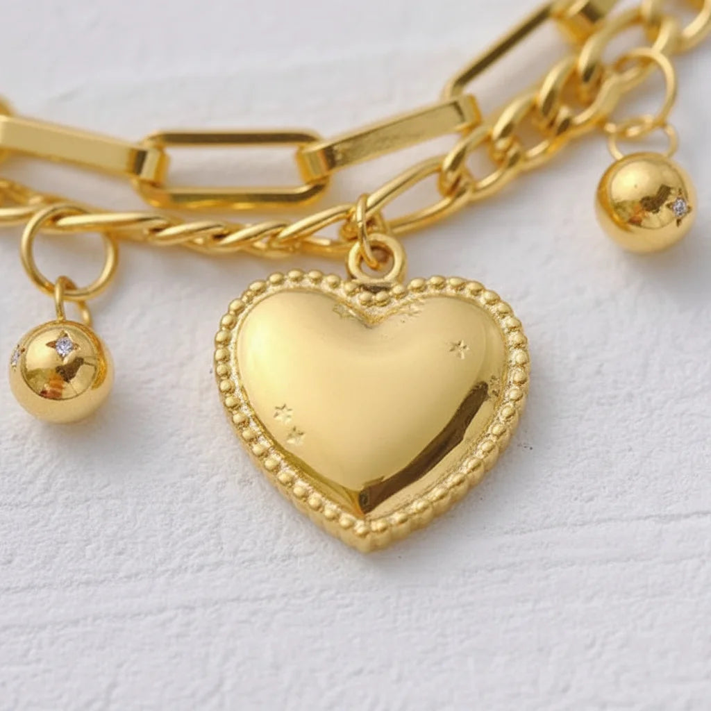 Gold Heart Charm Bracelet — Detail Zoom