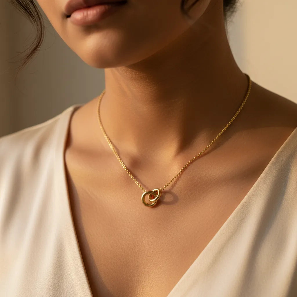 INNER CIRCLE | Interlocking Gold Necklace
