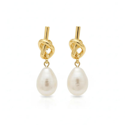 QUIET REBELLION | Knot Pearl Earrings