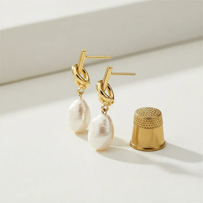 QUIET REBELLION | Knot Pearl Earrings