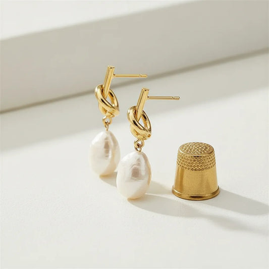 QUIET REBELLION | Knot Pearl Earrings