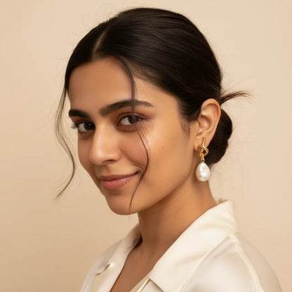 QUIET REBELLION | Knot Pearl Earrings