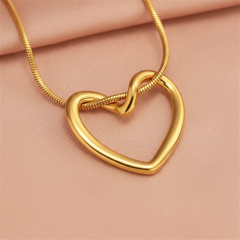 Open Heart Necklace — Detail Zoom