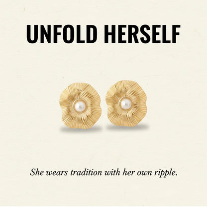 Rippled Pearl Studs — Signature Card