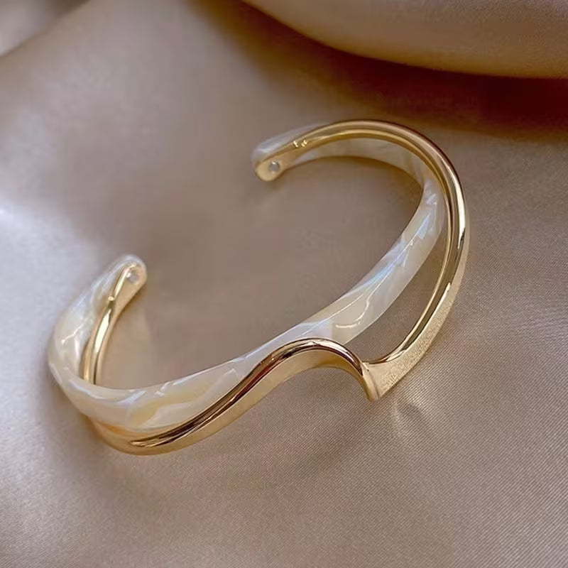 Soft Edge | Sculpted Open Cuff